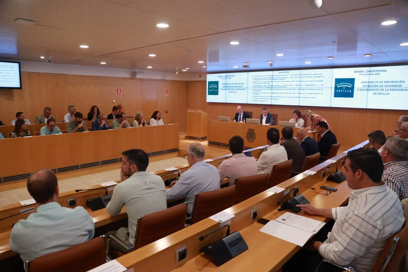 Javier Fernández:’ con nuevos parques, vehículos, plantilla y municipios adheridos al Consorcio de Bomberos podemos prestar un gran servicio a la ciudadanía de la provincia de Sevilla’