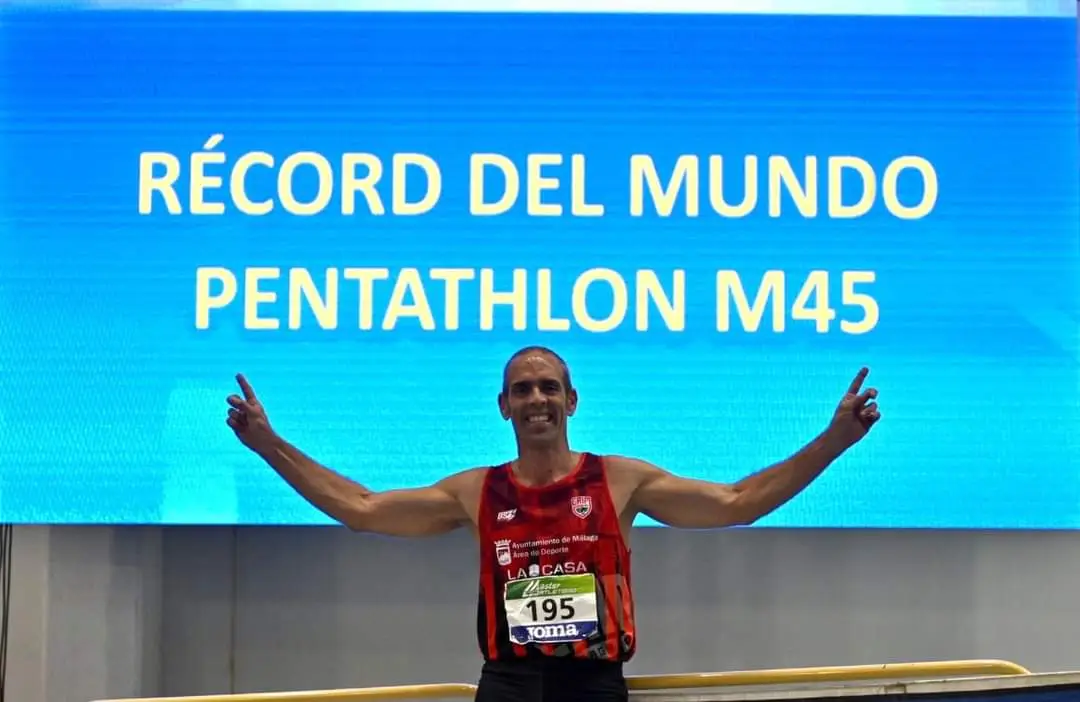 Óscar González, bombero del Consorcio de la Provincia de Sevilla, vuelve a batir su propio récord del mundo en pentahlón M45