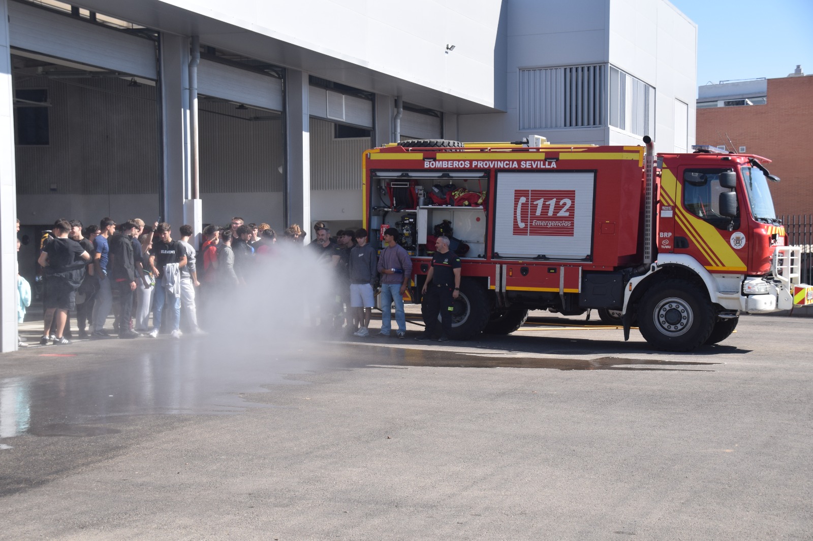 El Consorcio Provincial de Bomberos acerca su labor al alumnado del Ciclo Formativo en Coordinación de Emergencias y Protección Civil